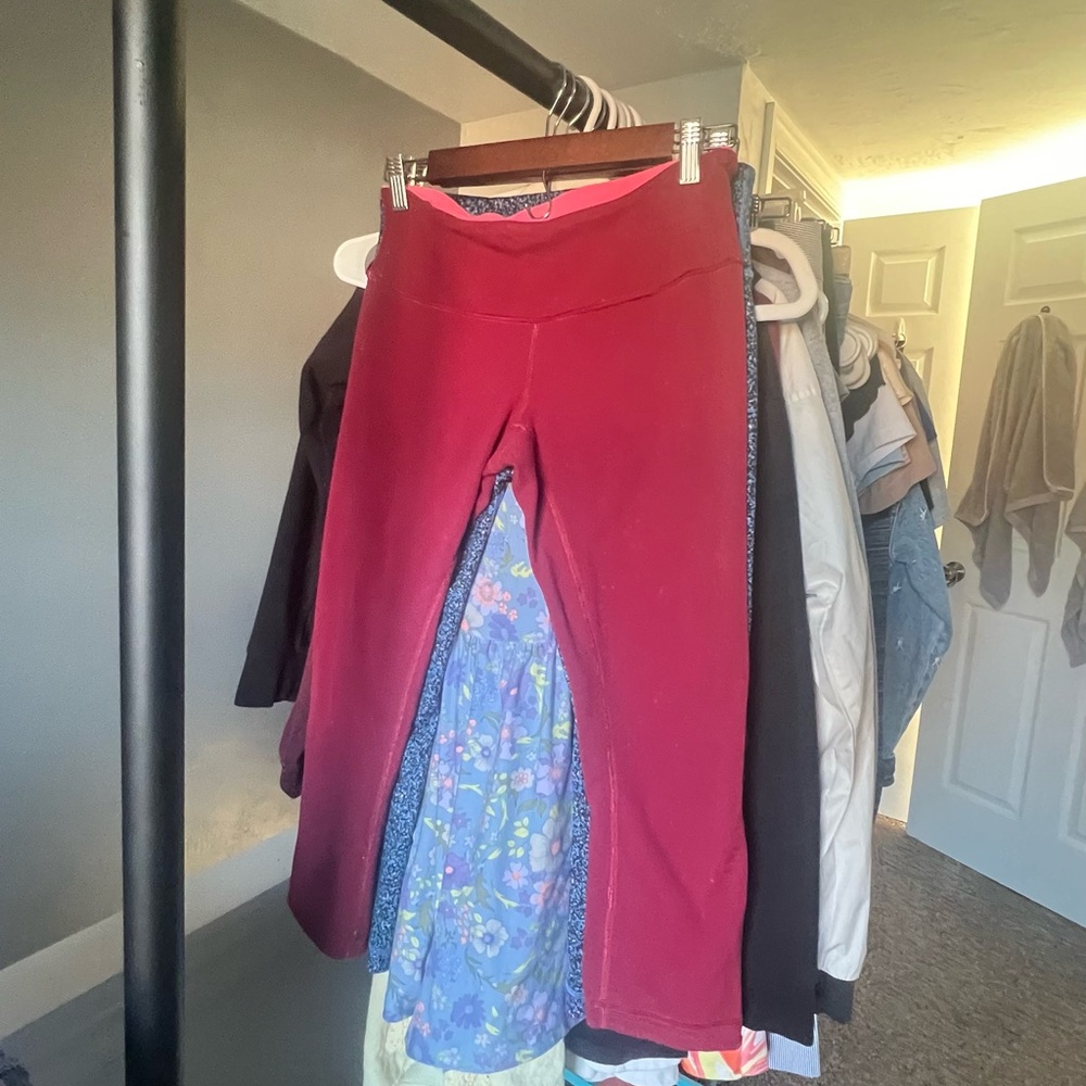 Lululemon reversible capri leggings
